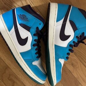 Nike Air Jordan 1 Hornets Sneakers,8.5